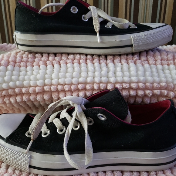 EUC CTAS low top kicks with double tongue pink lining (5M / 7W) - Picture 6 of 7